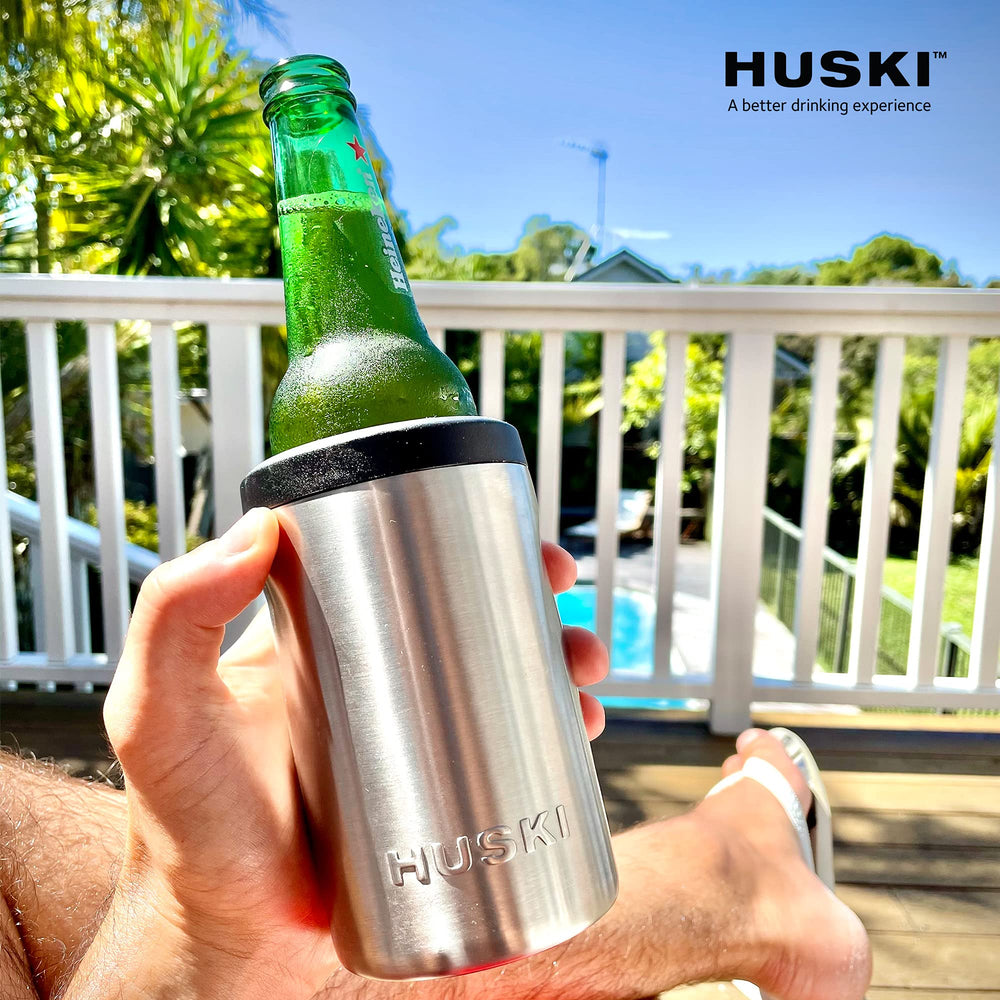 Comparaison d'échelle Huski montrant compatibilité avec canettes et bouteilles standards