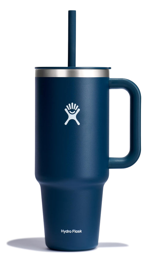 Hydro Flask tasse 40 oz face indigo montrant design et finition durable