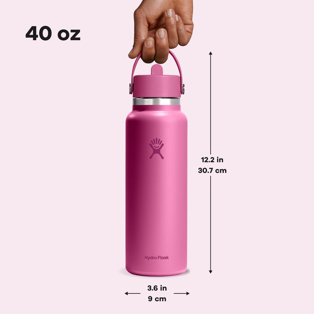 Hydro Flask comparaison taille avec main illustrant capacité 40 oz