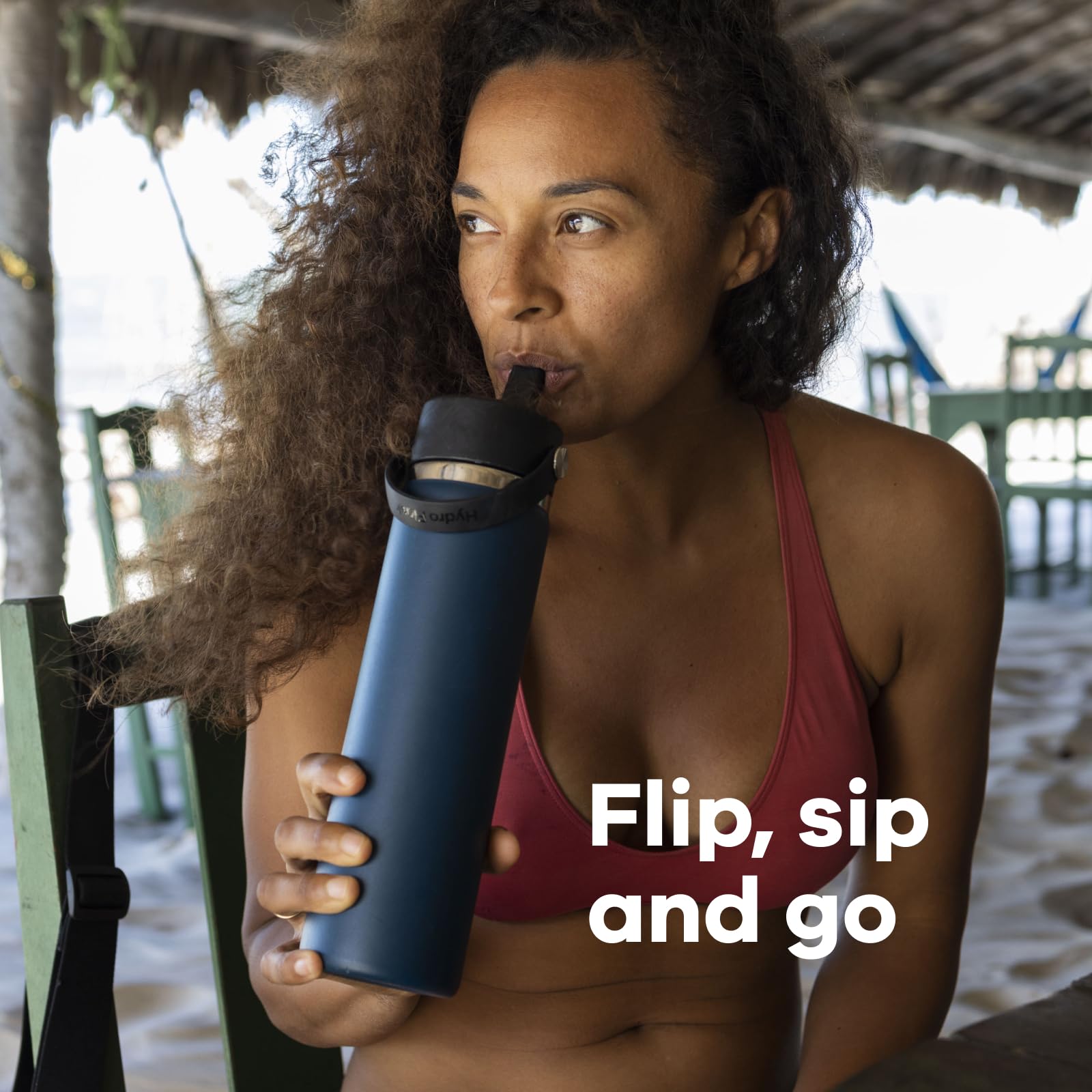 Hydro Flask comparaison taille avec téléphone montrant capacité 32 oz pratique