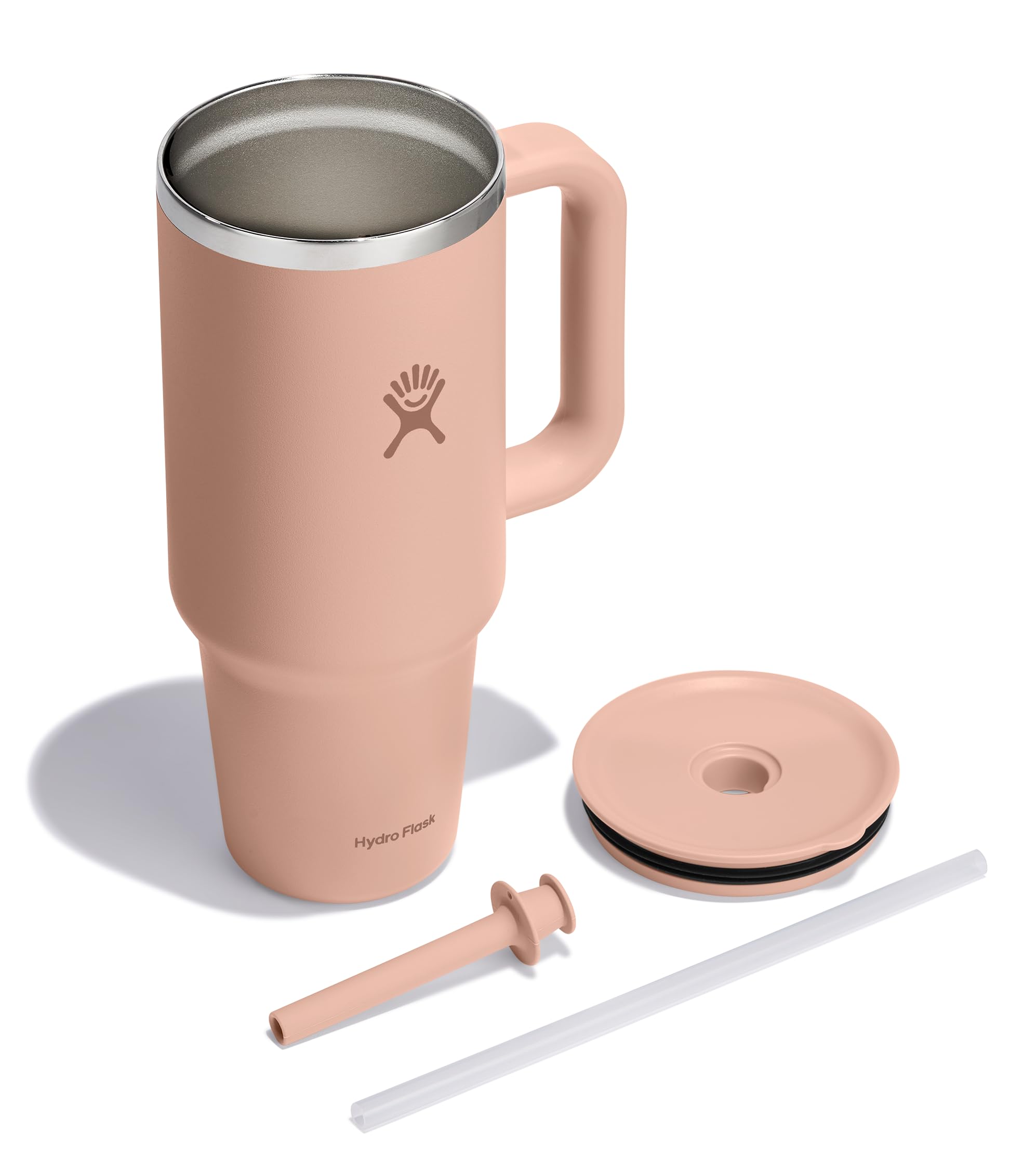 Hydro Flask en situation dans porte-gobelet de voiture facilitant transport