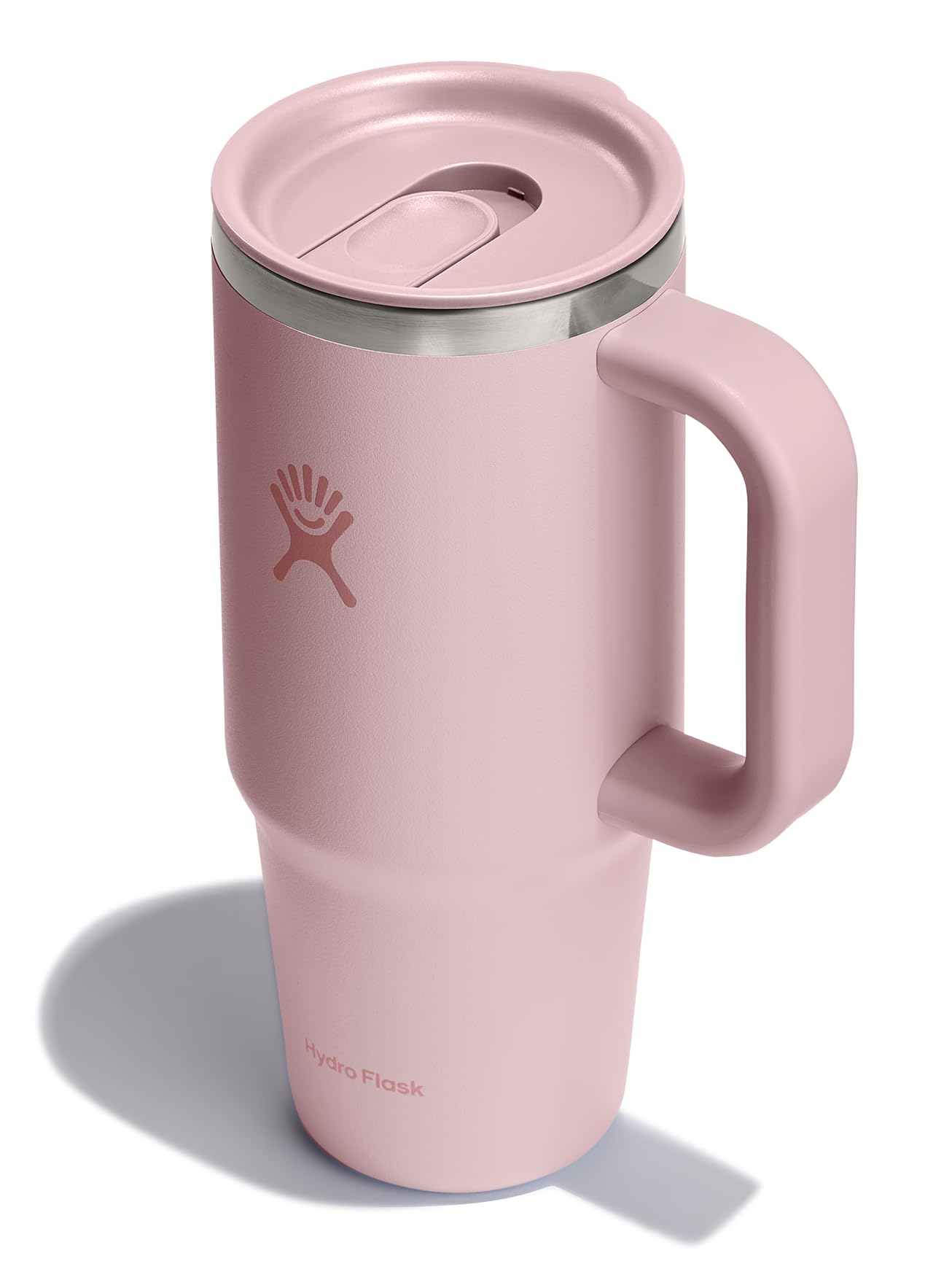 Hydro Flask en usage lors d'une promenade, maintien de la température pratique