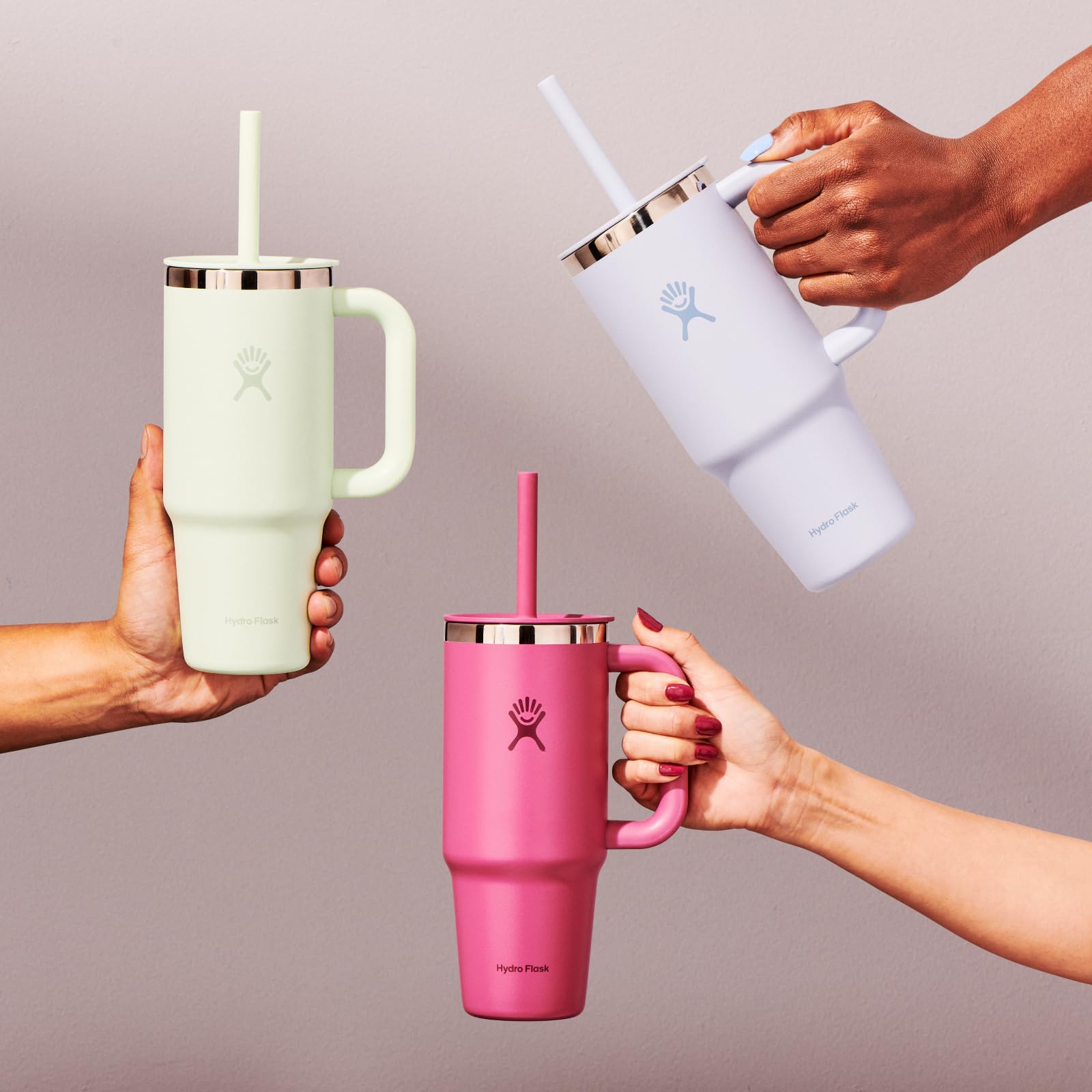 Hydro Flask en contexte sportif et plage pour hydratation pratique toute journée