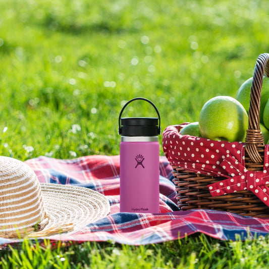 Hydro Flask bouchon Flex Sip en gros plan illustrant fermeture étanche pratique
