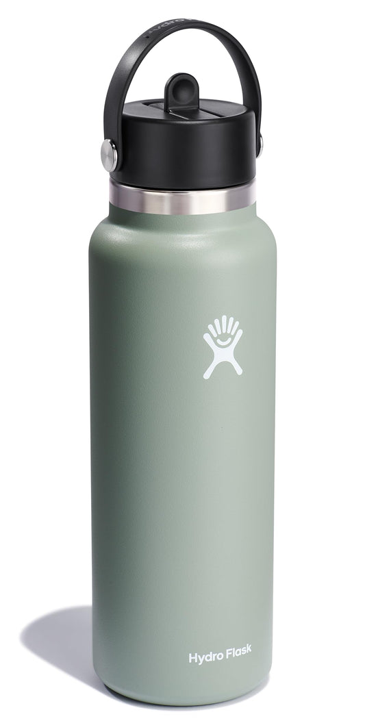 Hydro Flask gros plan du bouchon Flex Straw pour boire facilement