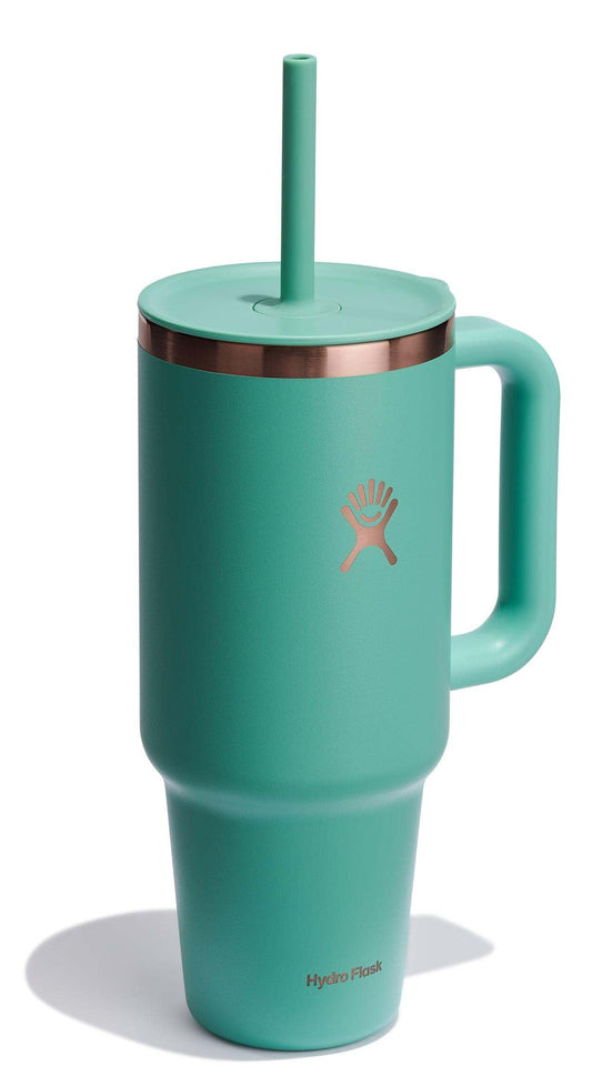 Hydro Flask poignée ergonomique mettant en avant prise sécurisée