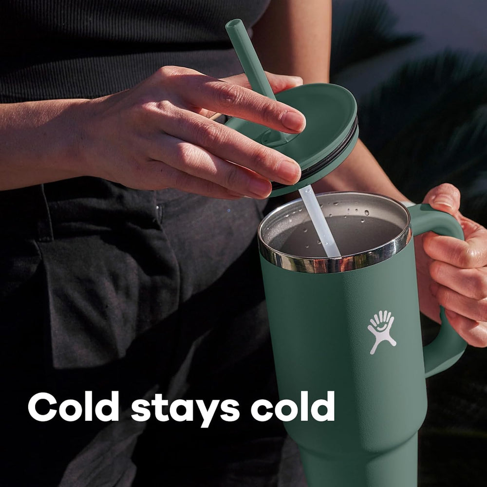 Hydro Flask en cadre extérieur lifestyle montrant usage en plein air