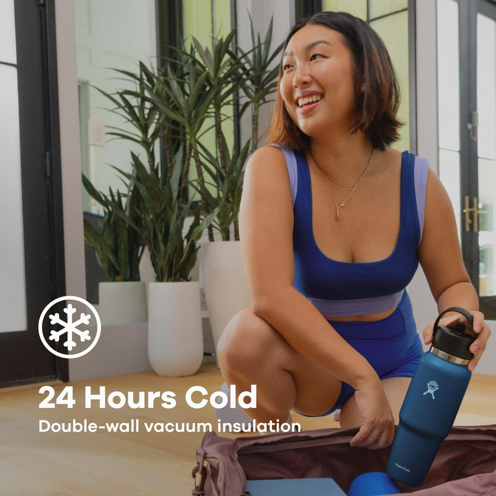 Hydro Flask avec glaçons démontrant capacité compatible glace et fraîcheur