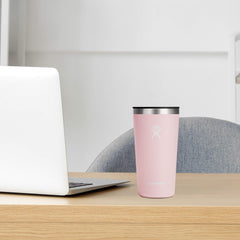 Hydro Flask couvercle press-in en gros plan illustrant fermeture anti-éclaboussures