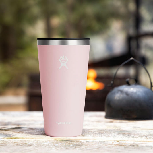 Hydro Flask détail du couvercle pressable empêchant éclaboussures et facilitant transport