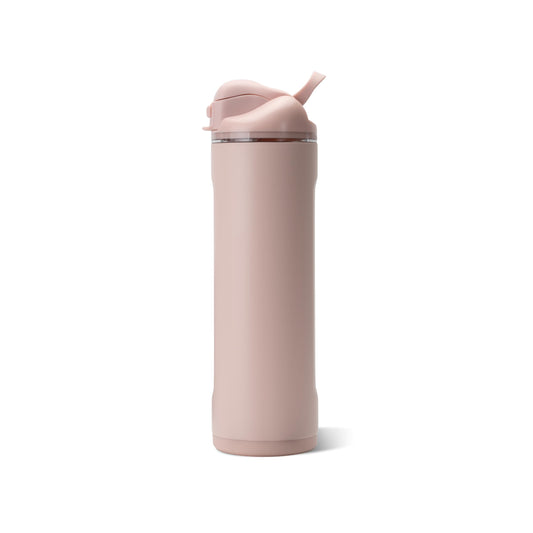HydroJug Ease2o gros plan sur le bec chug et la paille pour hydratation rapide