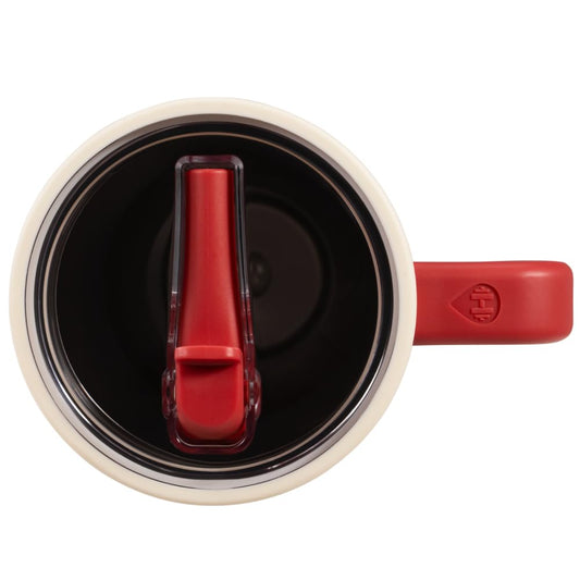 Gros plan sur la paille rabattable HydroJug Traveller et le bouchon étanche pour éviter les fuites