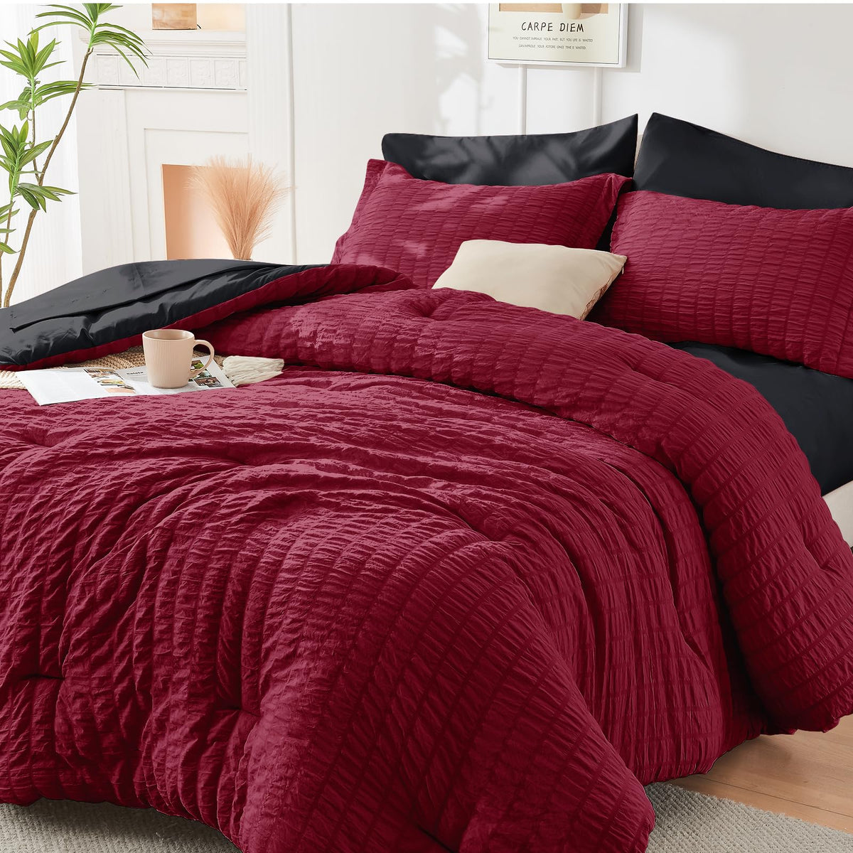 HYMOKEGE couette face avant montrant motif rouge et noir pour décoration élégante
