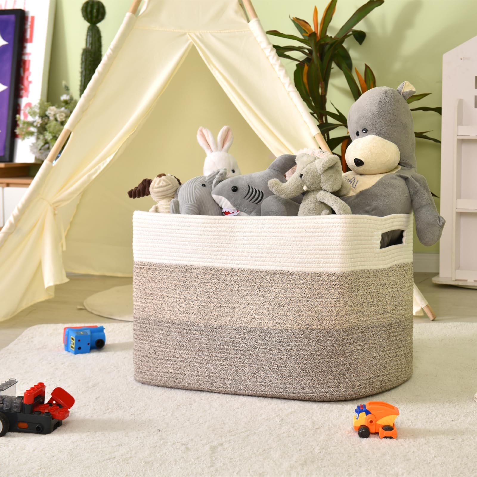 ICERZCZ corbeille remplie de plaids et coussins illustrant rangement volumineux