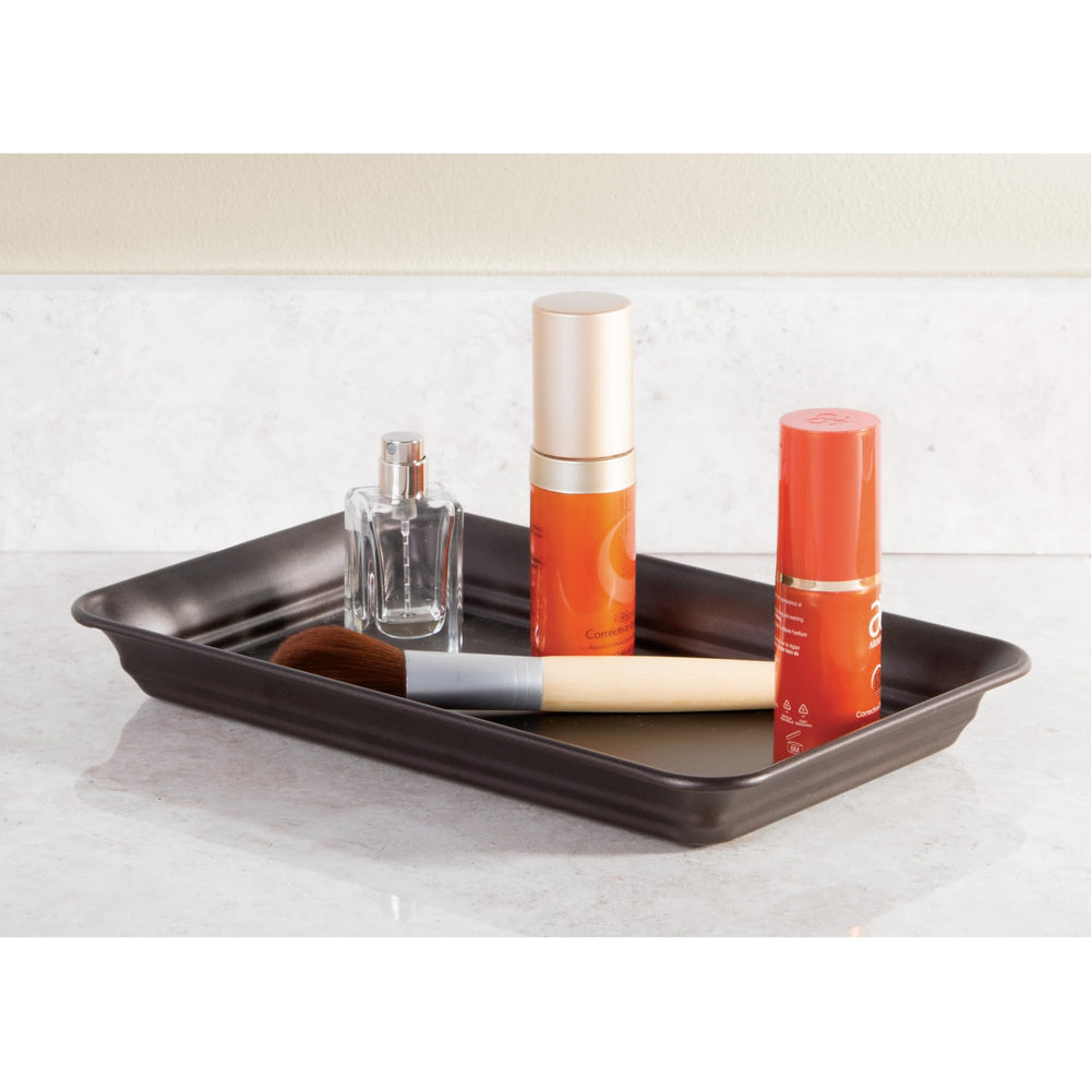 iDesign ensemble deux plateaux décorés, optimise rangement et esthétique