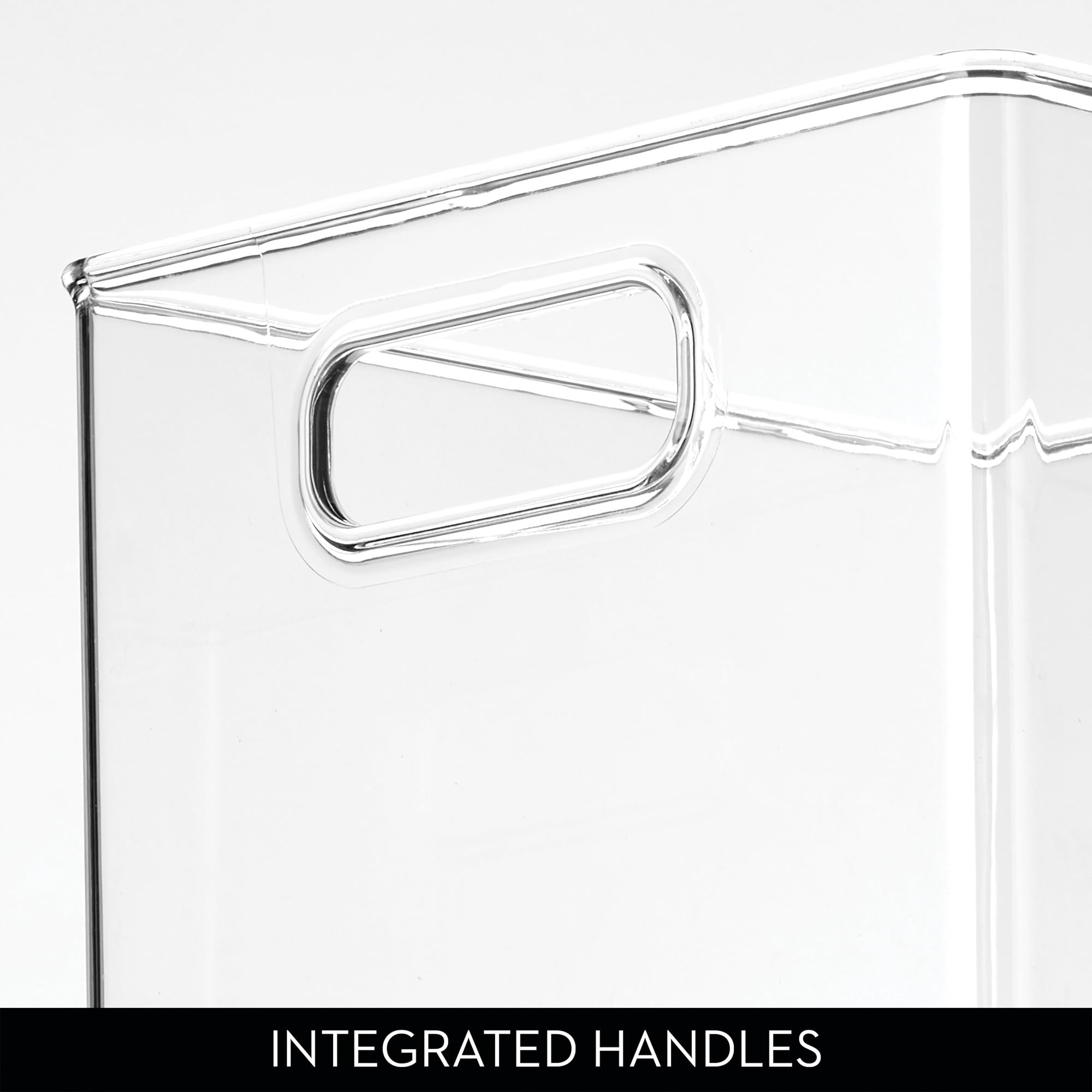 iDesign rangement salle de bain avec cosmétiques visibles et ordonnés