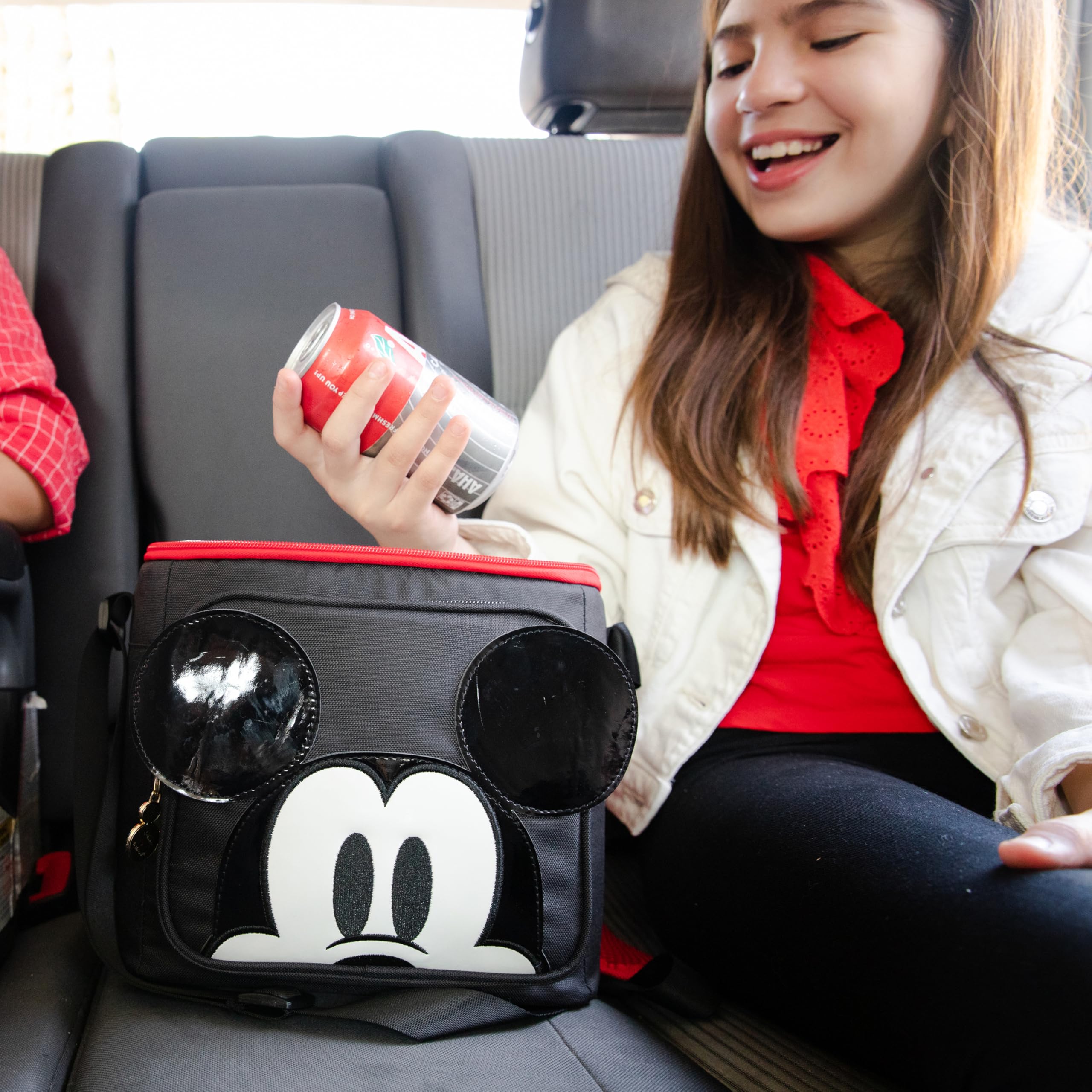 Igloo sac Mickey comparaison taille montrant capacité de 9 canettes
