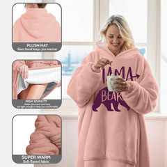 Warmstorey couverture-pull Mama Bear rose — hoodie polaire oversized, capuche et poche pour maman, cadeau chaleureux