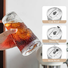 INSETLAN verre en usage avec iced coffee soulignant praticité et style