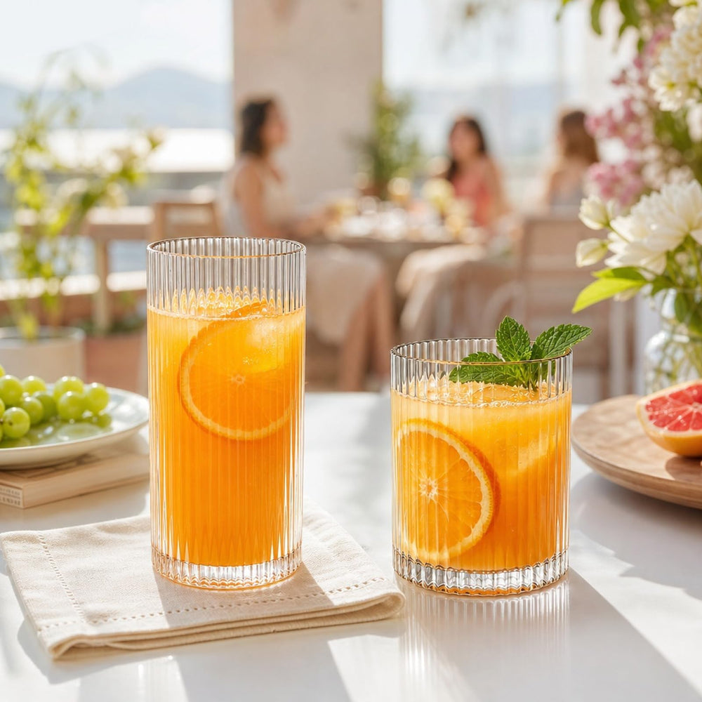 INSETLAN verre tenu en main pour comparaison d'échelle et confort d'utilisation
