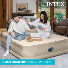 INTEX pompe intégrée montrée en action pour gonflage rapide