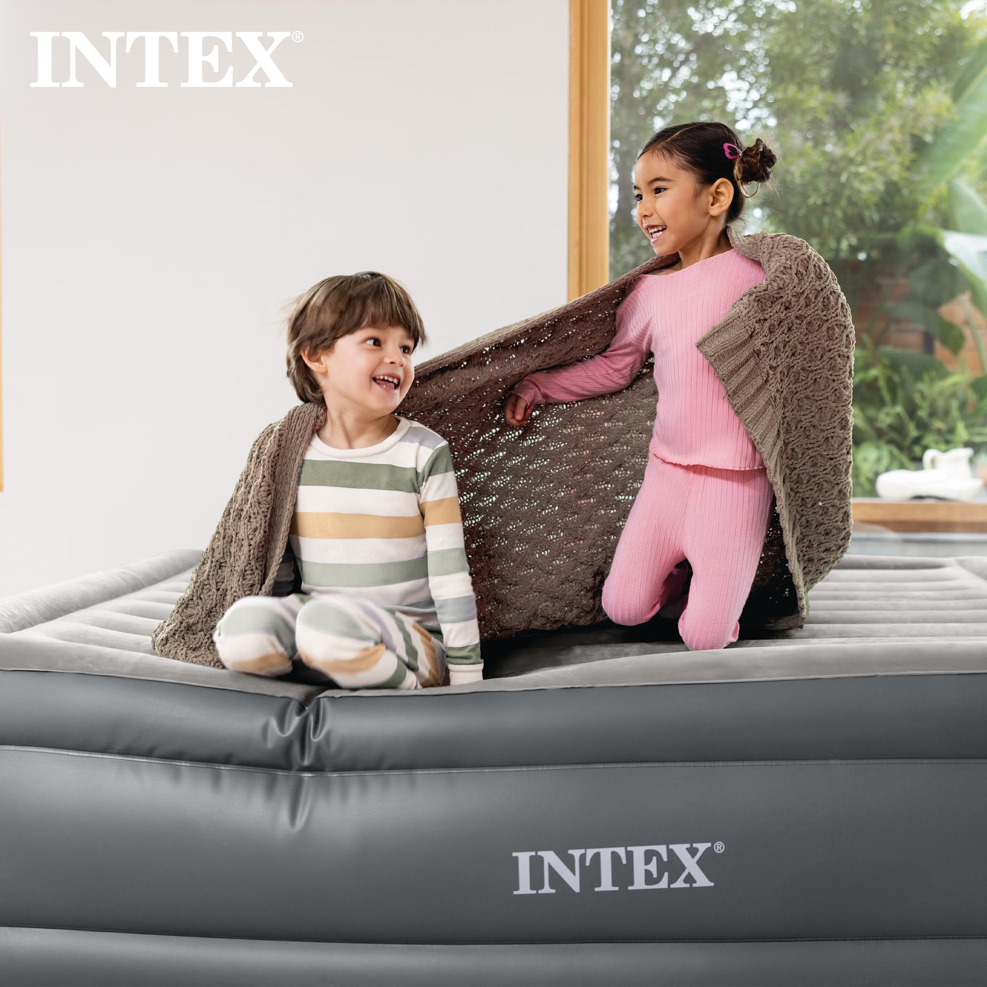 Intex pliage et sac de rangement montrant facilité de stockage et protection