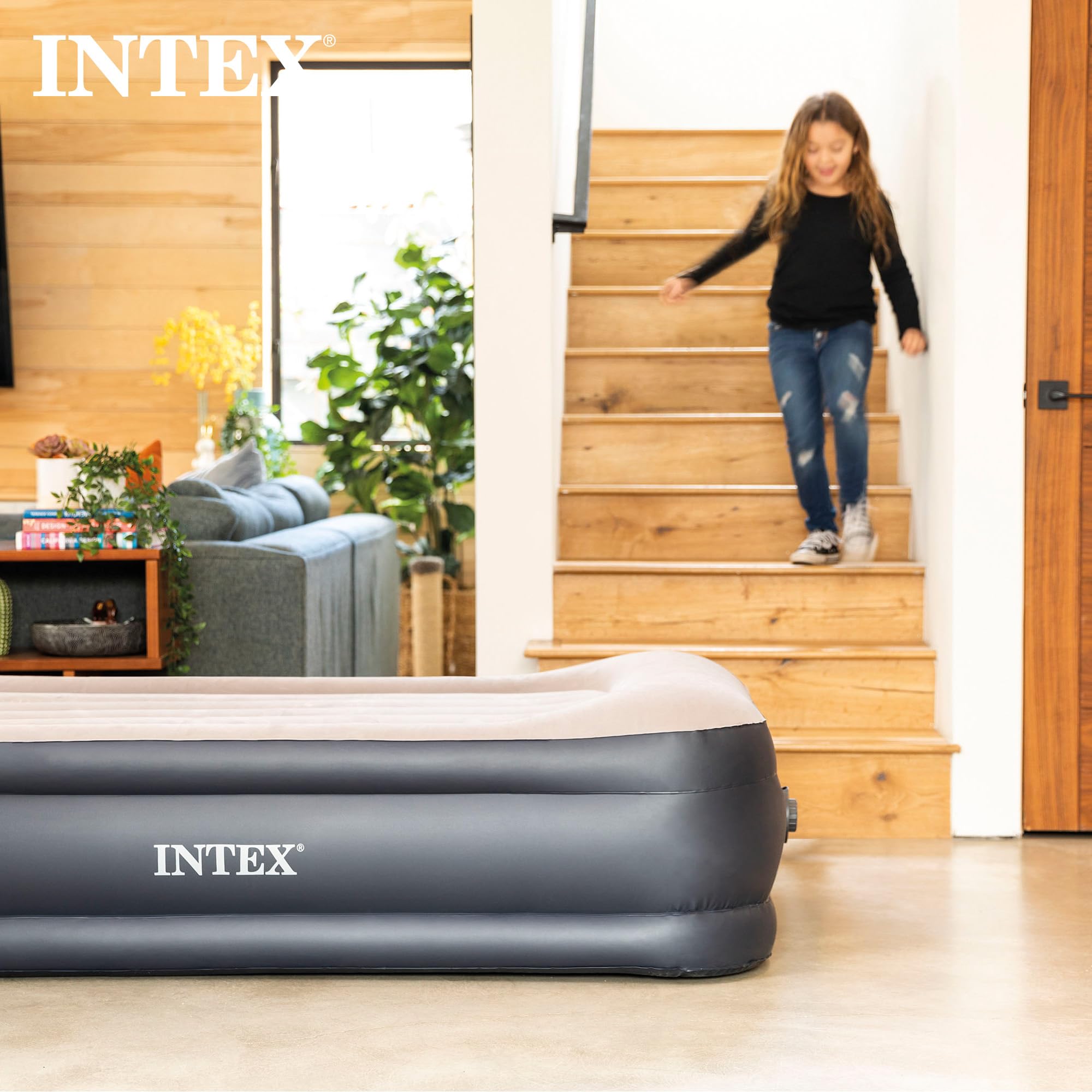 Intex coin montrant bords renforcés pour stabilité accrue