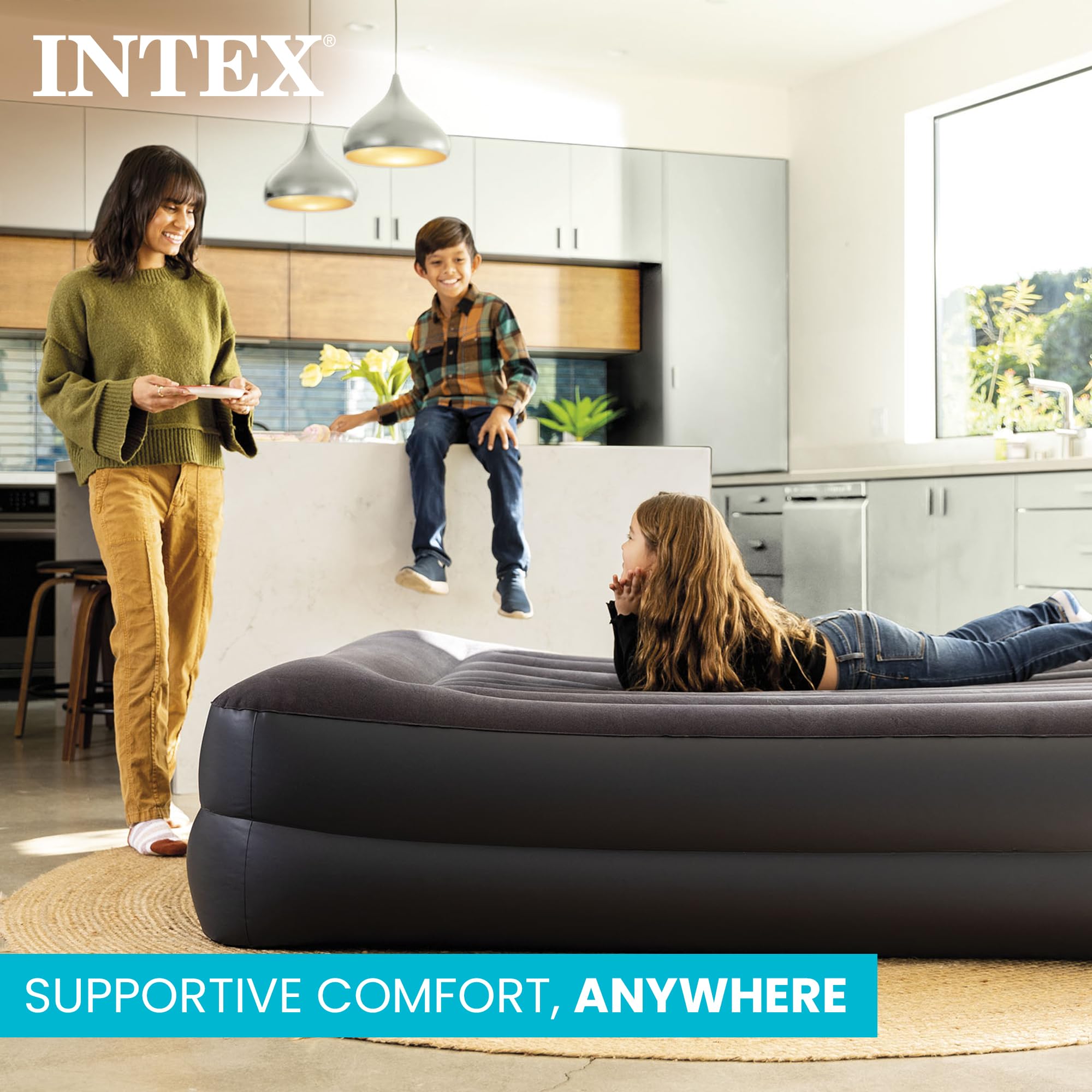 INTEX pompe intégrée visible assurant gonflage rapide et pratique