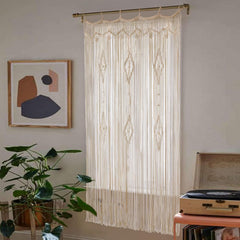 IOWER gros plan du motif macramé montrant finesse et texture