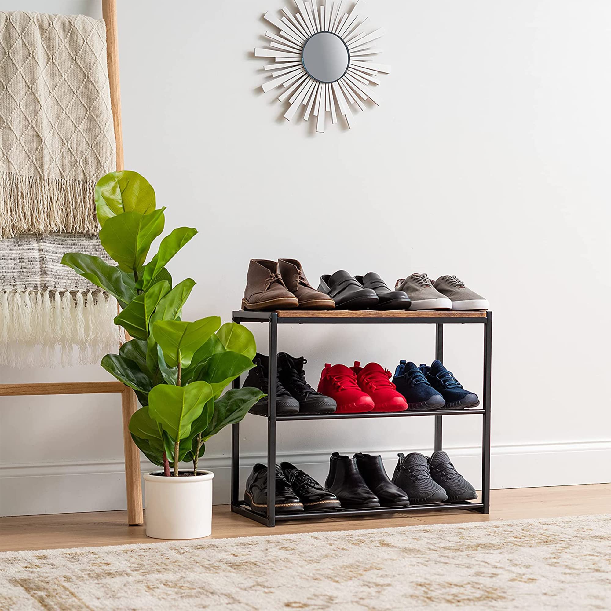 IRIS USA meuble installé dans entrée organisant jusqu'à six paires