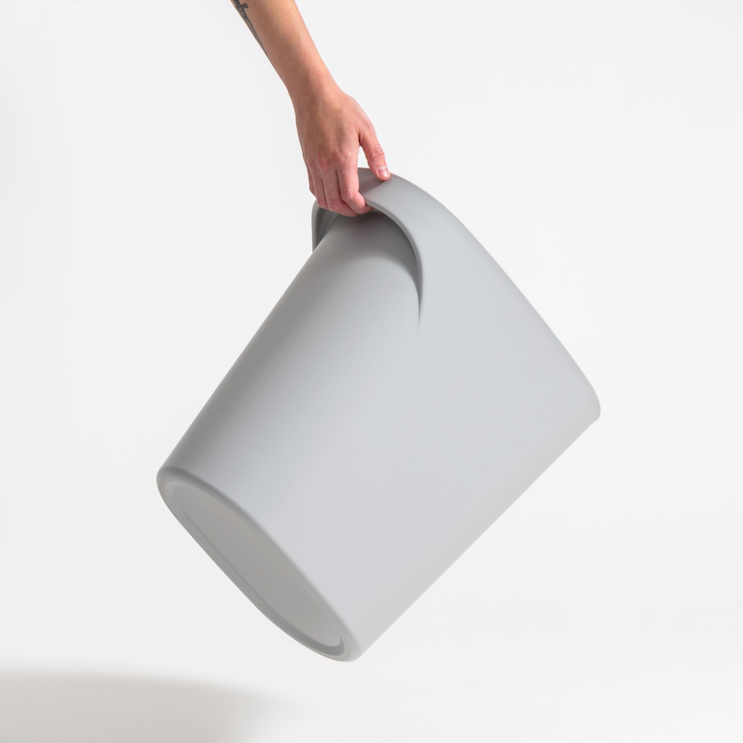IRIS USA poubelle ouverte avec sac, changement de sac simple et rapide