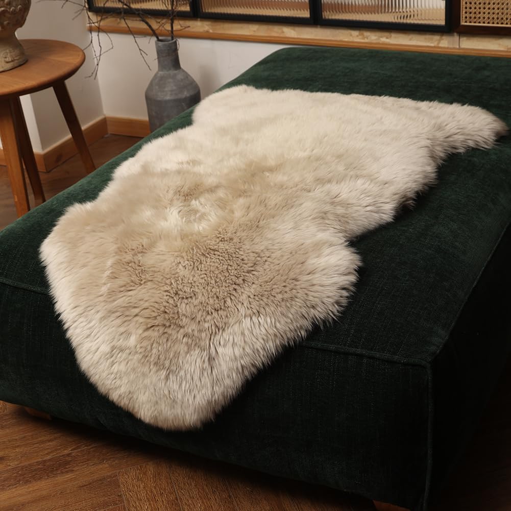 IRIWOOL posé sur fauteuil illustre confort et mise en scène intérieure