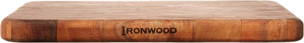 Ironwood planche Oslo utilisée pour présenter charcuterie, look raffiné