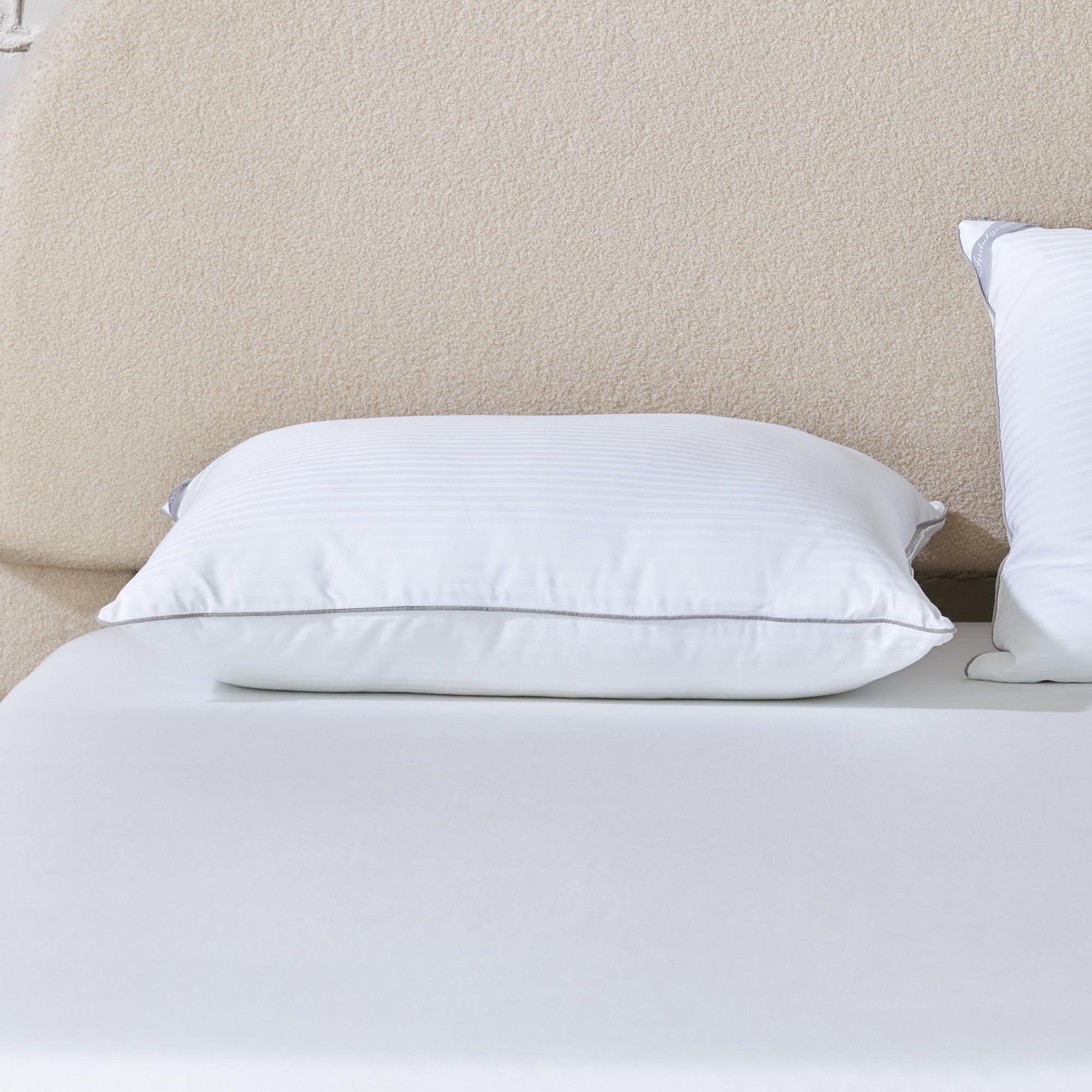 Isotonic gros plan du garnissage synthétique imitant le duvet pour moelleux