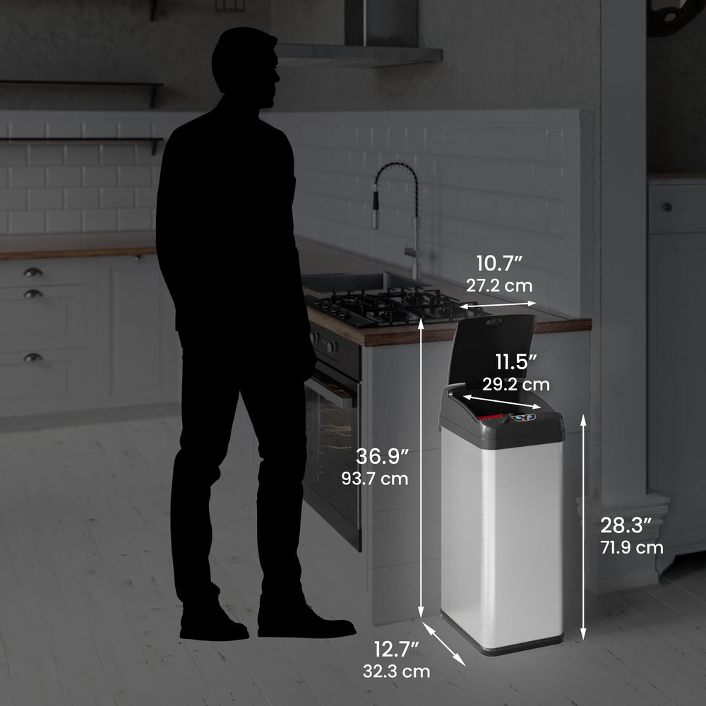 iTouchless comparaison d'échelle montrant capacité 13 gal, idéal pour grandes charges