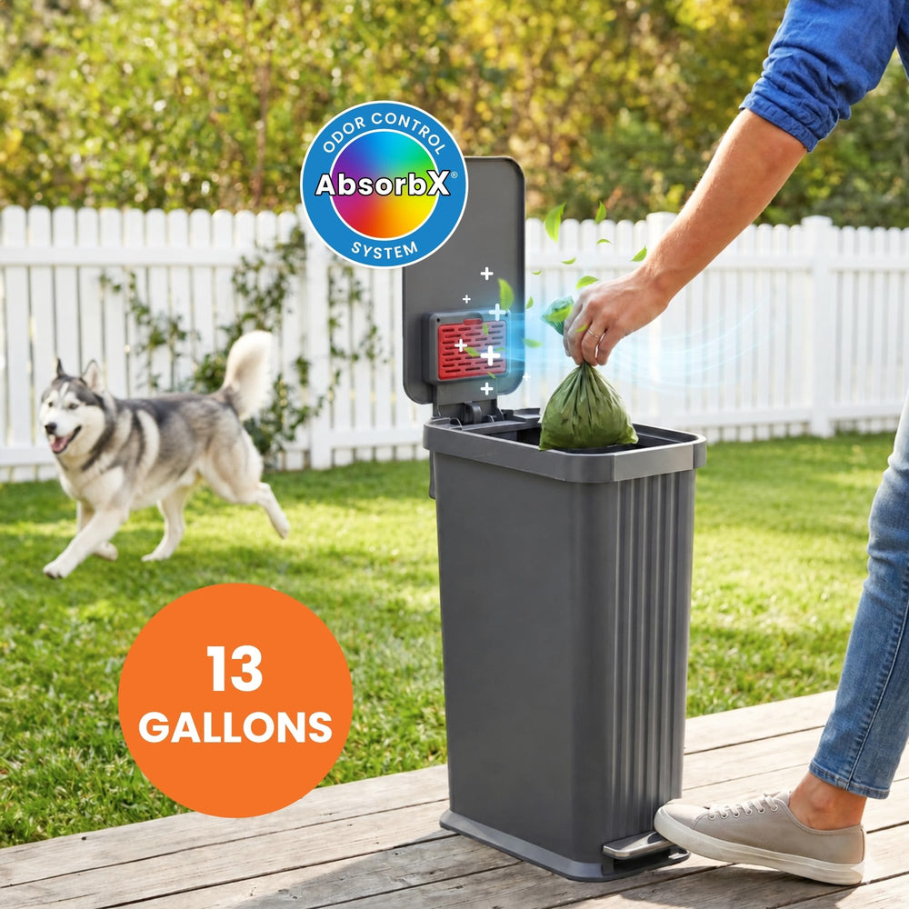 iTouchless couvercle avec filtre AbsorbX visible pour contrôle des odeurs