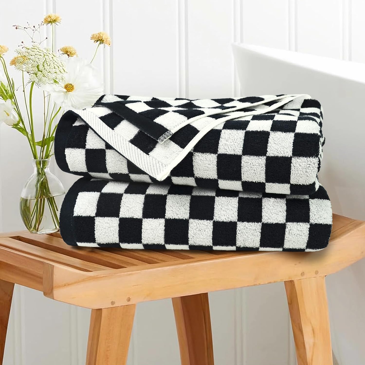 Jacquotha gros plan sur la texture coton 520 GSM, douceur et absorption accrues