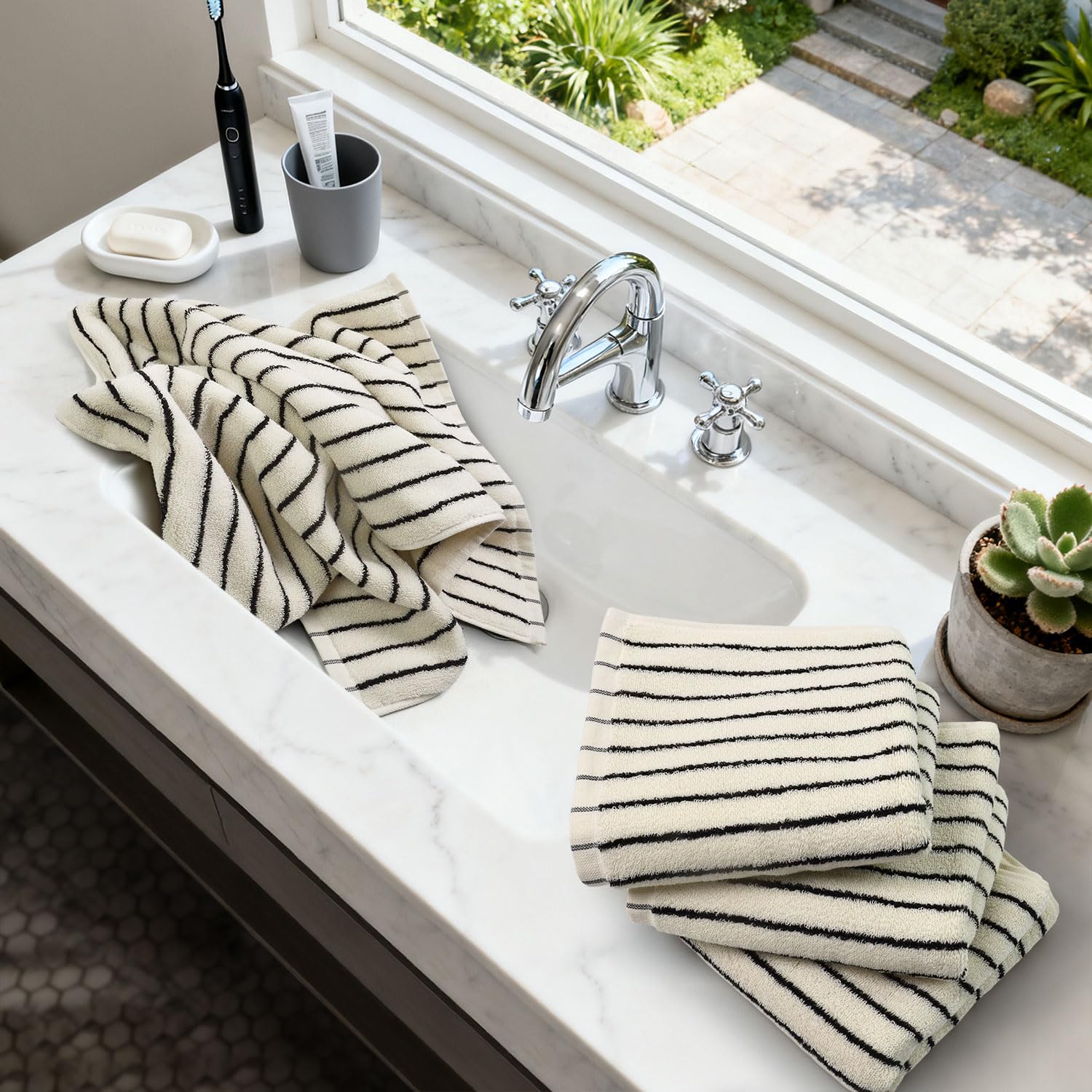 Jacquotha gros plan sur texture coton, douceur visible et confort