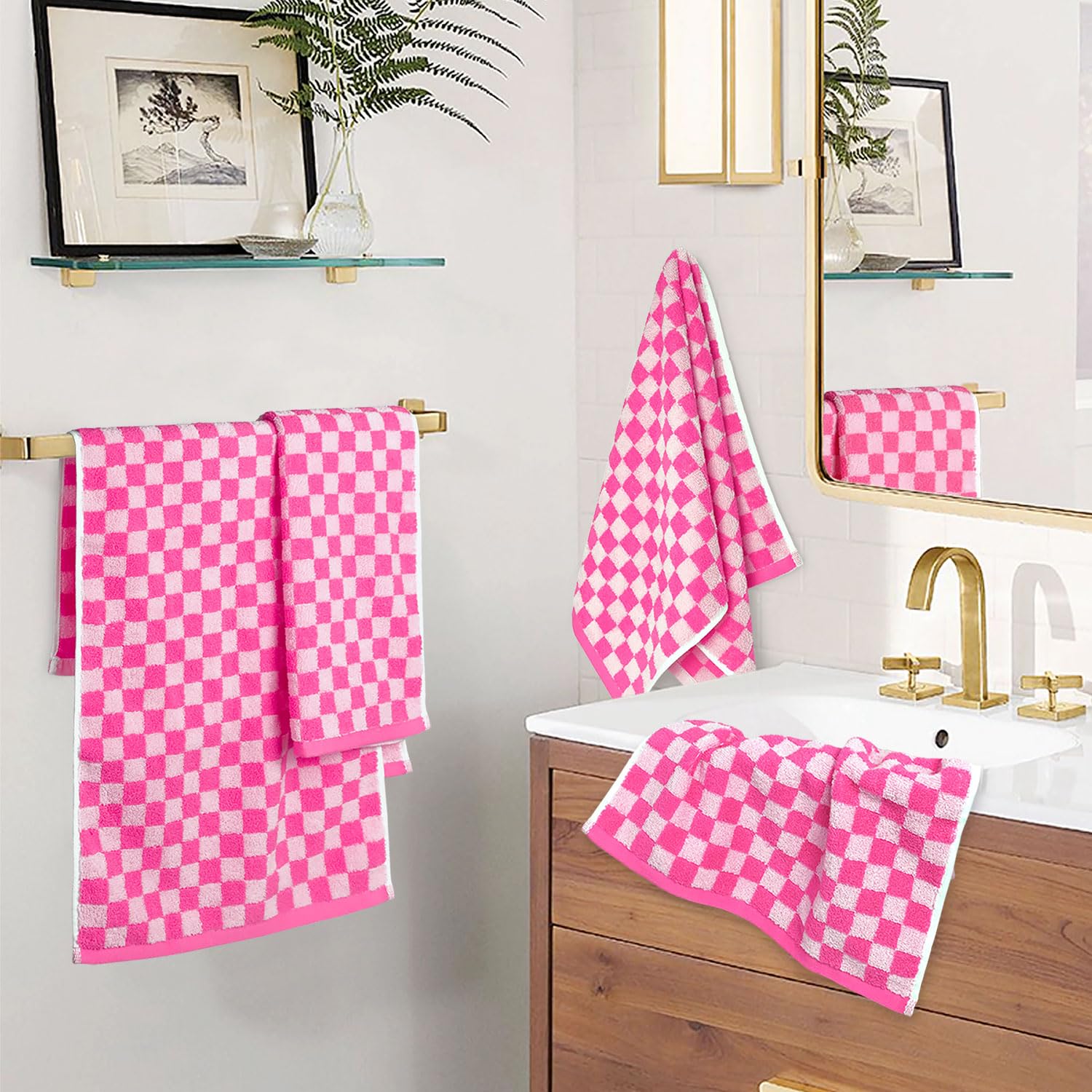 Jacquotha serviette drapée sur porte-serviette pour une décoration salle de bain raffinée