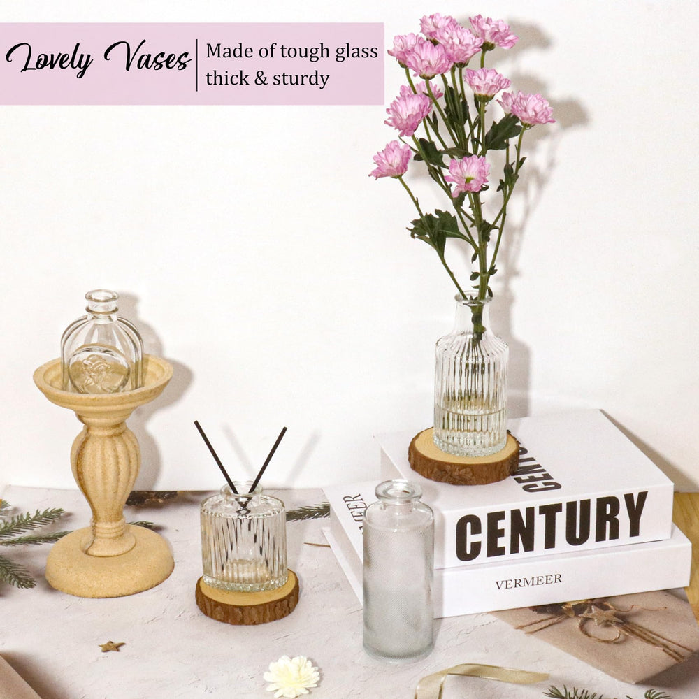 JALANCY groupe de vases sur table de réception, composition harmonieuse