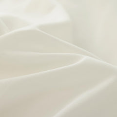JANZAA détail volants sur la bordure, esthétique romantique et soignée