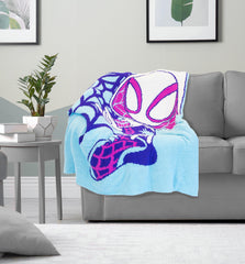 Jay Franco plaid plié montrant taille 50 x 60 pouces pratique