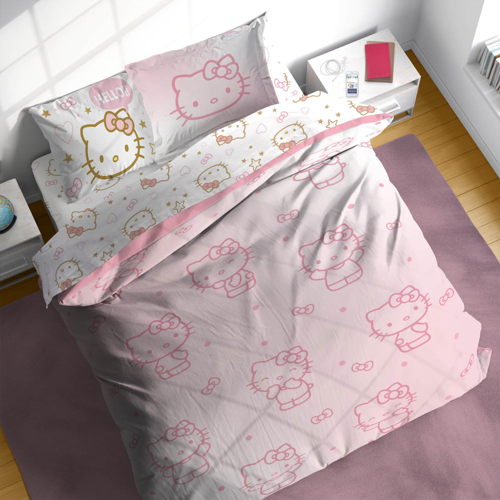 Comparaison taille Jay Franco Hello Kitty sur matelas full, ajustement précis
