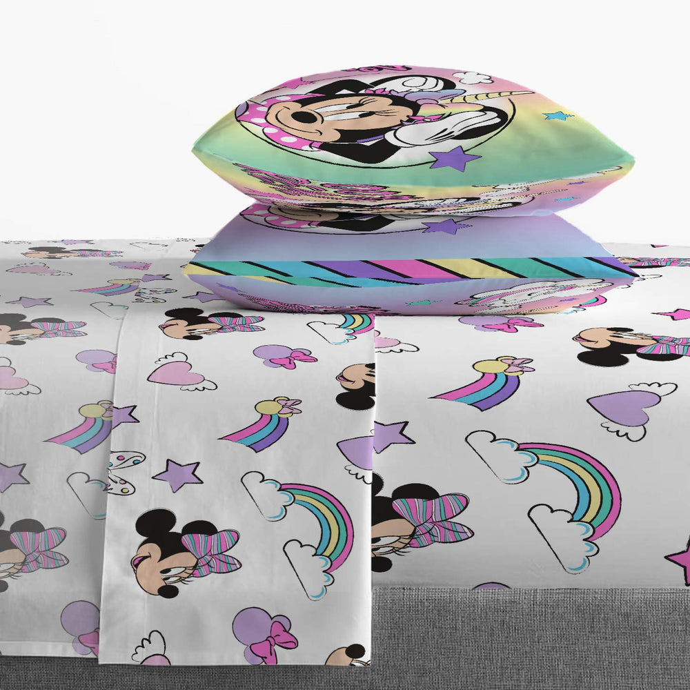 Jay Franco Minnie lit mis en situation décor enfant offrant ambiance ludique et chaleureuse