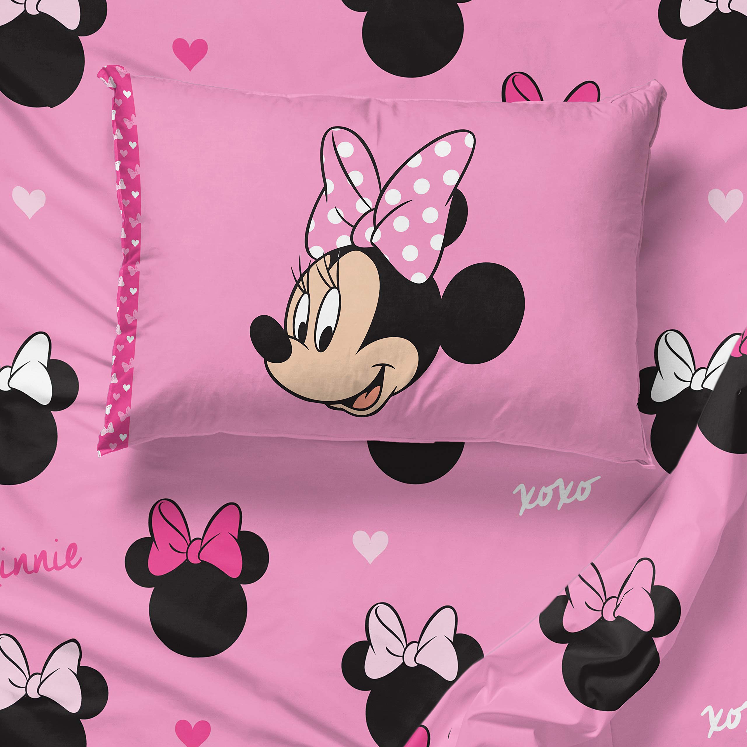 Jay Franco lit monté avec parure Minnie illustrant style enfantin accueillant