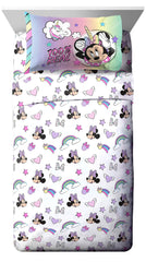 Jay Franco Minnie texture microfibre illustrant douceur et toucher agréable au coucher