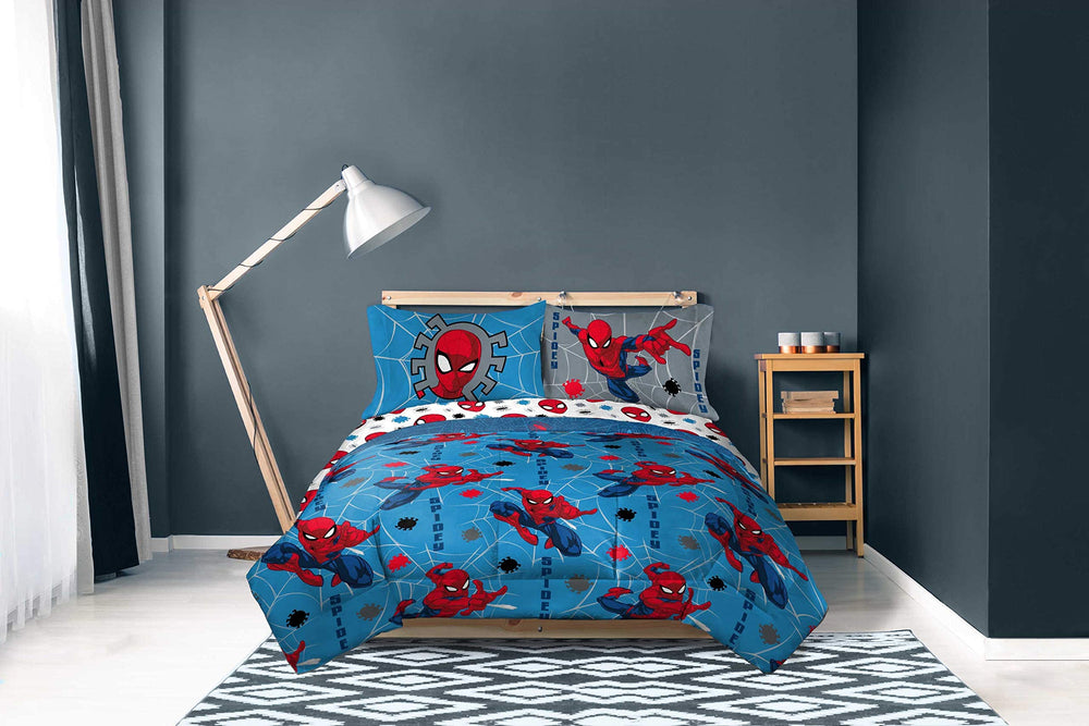 Jay Franco comparaison taille Spider-Man montrant dimensions pour lit simple