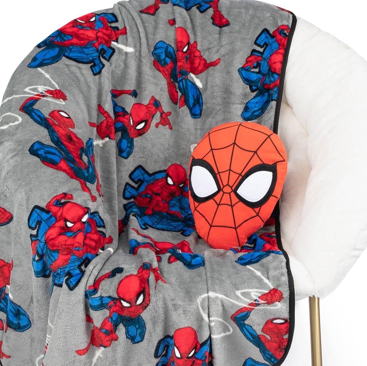 Jay Franco couverture Spiderman face montrant motif clair et confort
