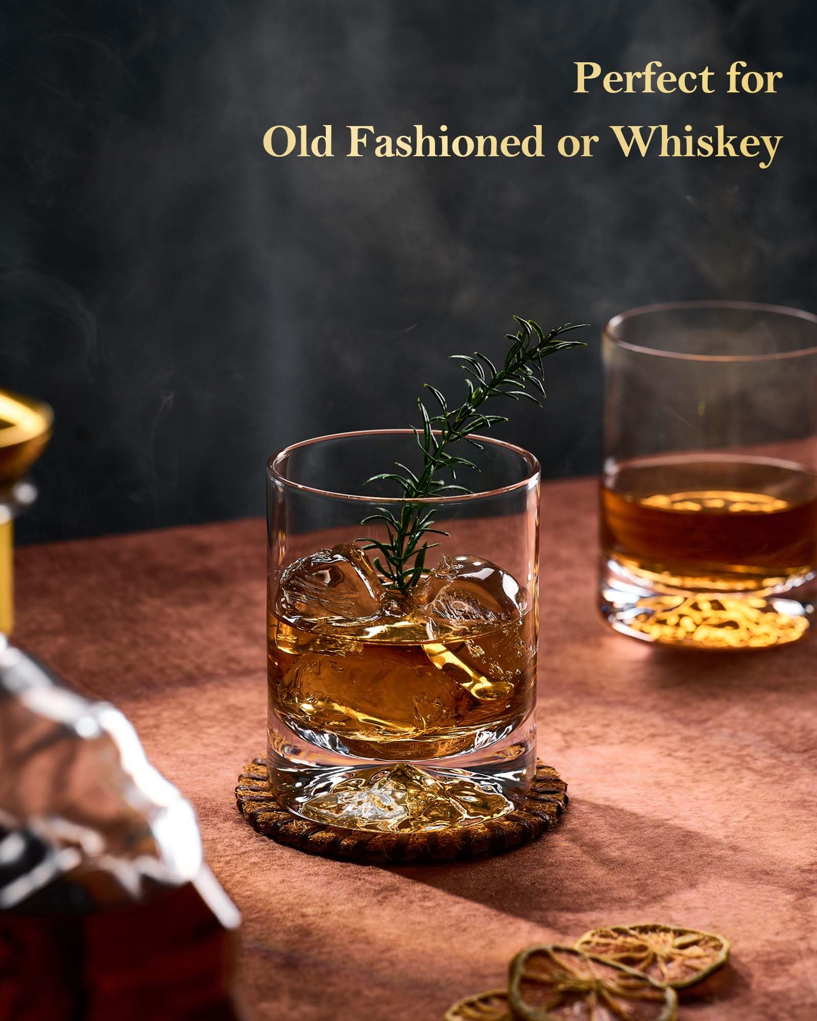 JBHO verre montrant transparence du cristal et mise en valeur du whisky