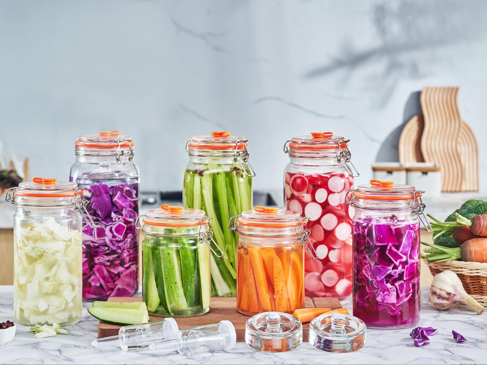 JILLMO bocal en cours d'utilisation avec kimchi dans une cuisine everyday pour inspiration